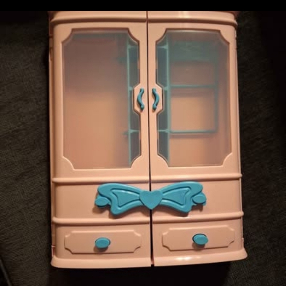 vintage Barbie Wardrobe With Clothes